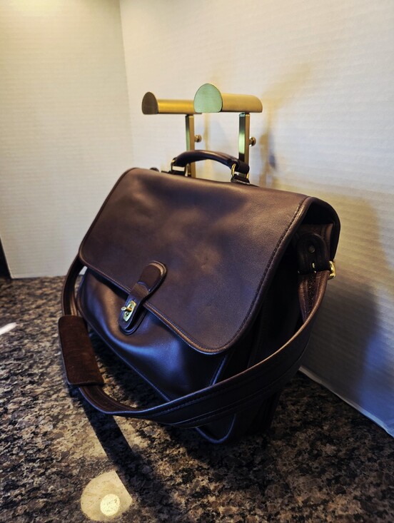 Coach Handbags - Vintage Coach Briefcase (Devil Wears Prada 2) Metropolitan Style #5180 Mahogany